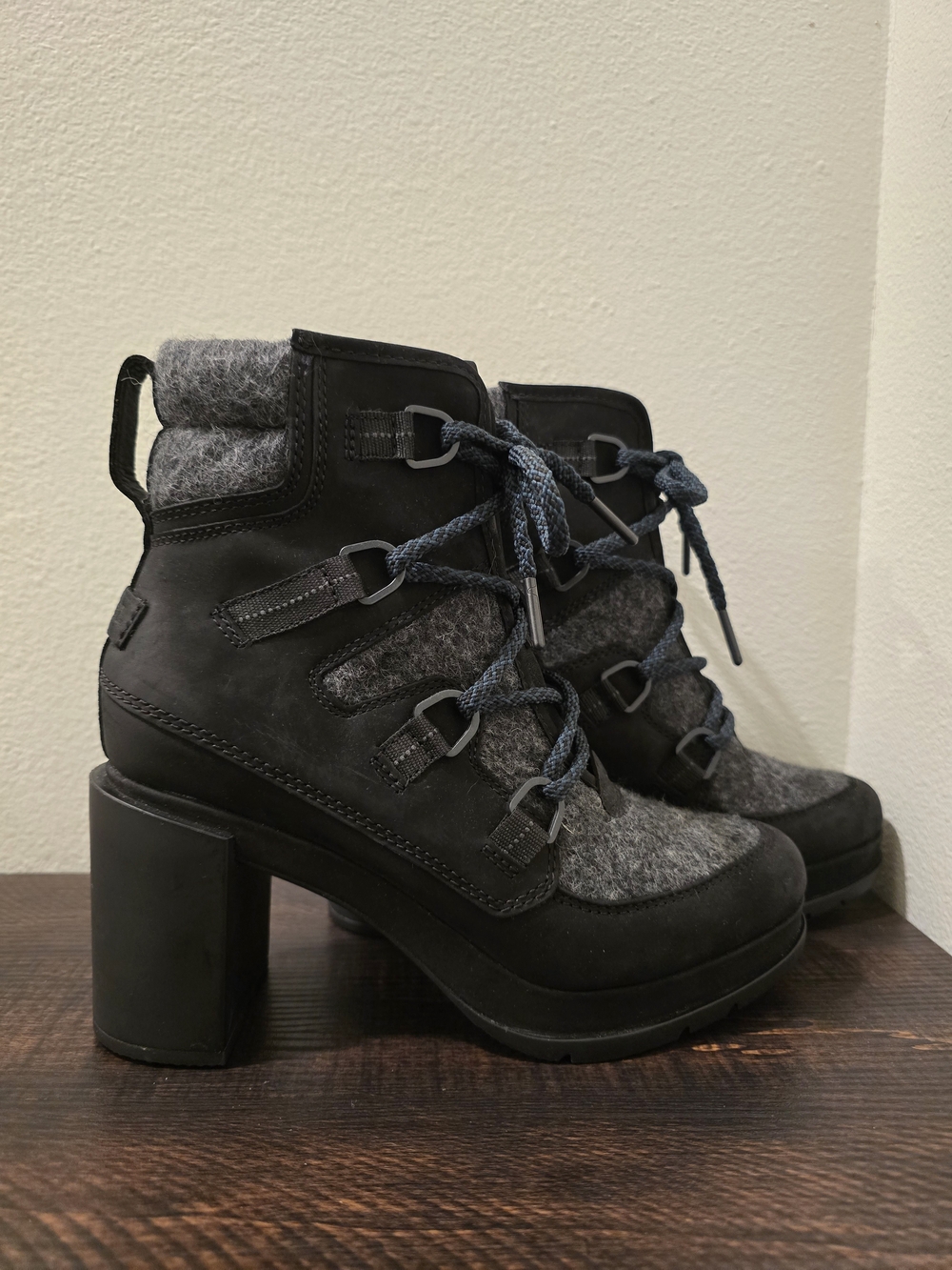 SOREL Blake Lace Waterproof Block Heel Ankle Boots Black Gray Women 7